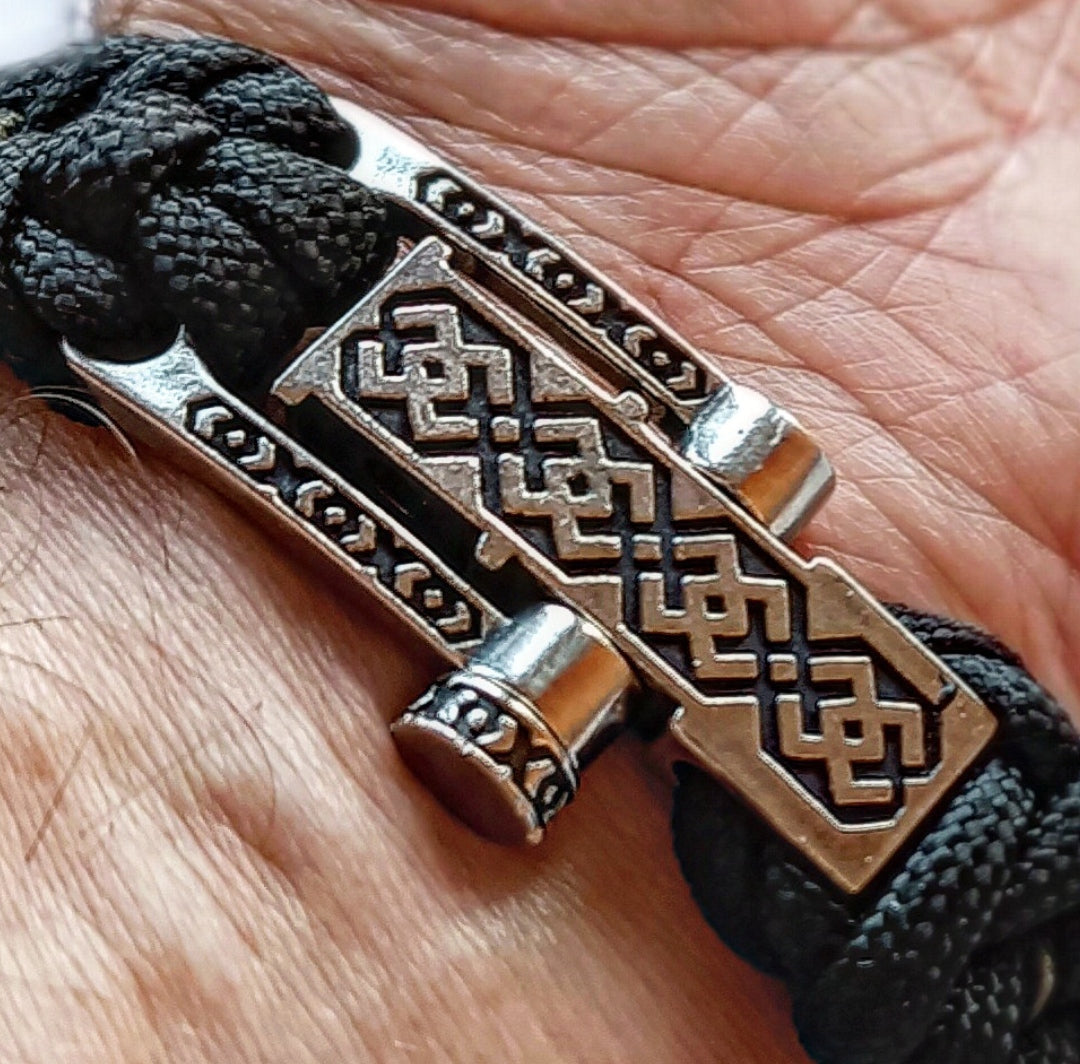 Bracelet steel lock. Paracord Buckles, Viking-style paracord beads