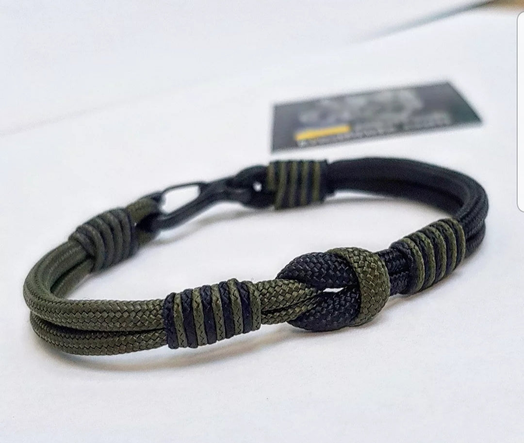 Men’s Paracord Bracelet with Carabiner – Army Style Rope Bracelet – Waterproof Handmade Survival Gift for Him