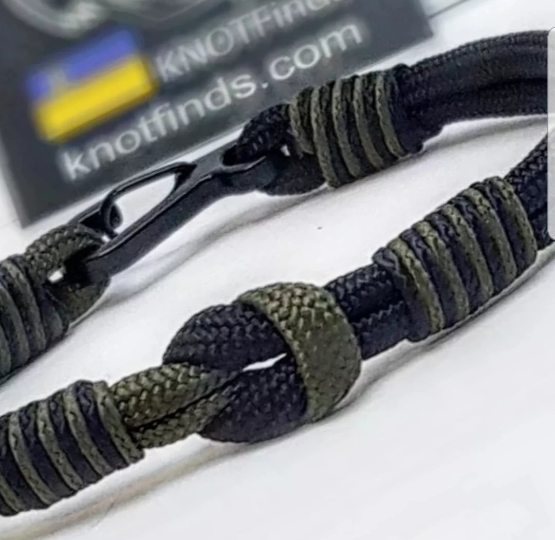 Men’s Paracord Bracelet with Carabiner – Army Style Rope Bracelet – Waterproof Handmade Survival Gift for Him