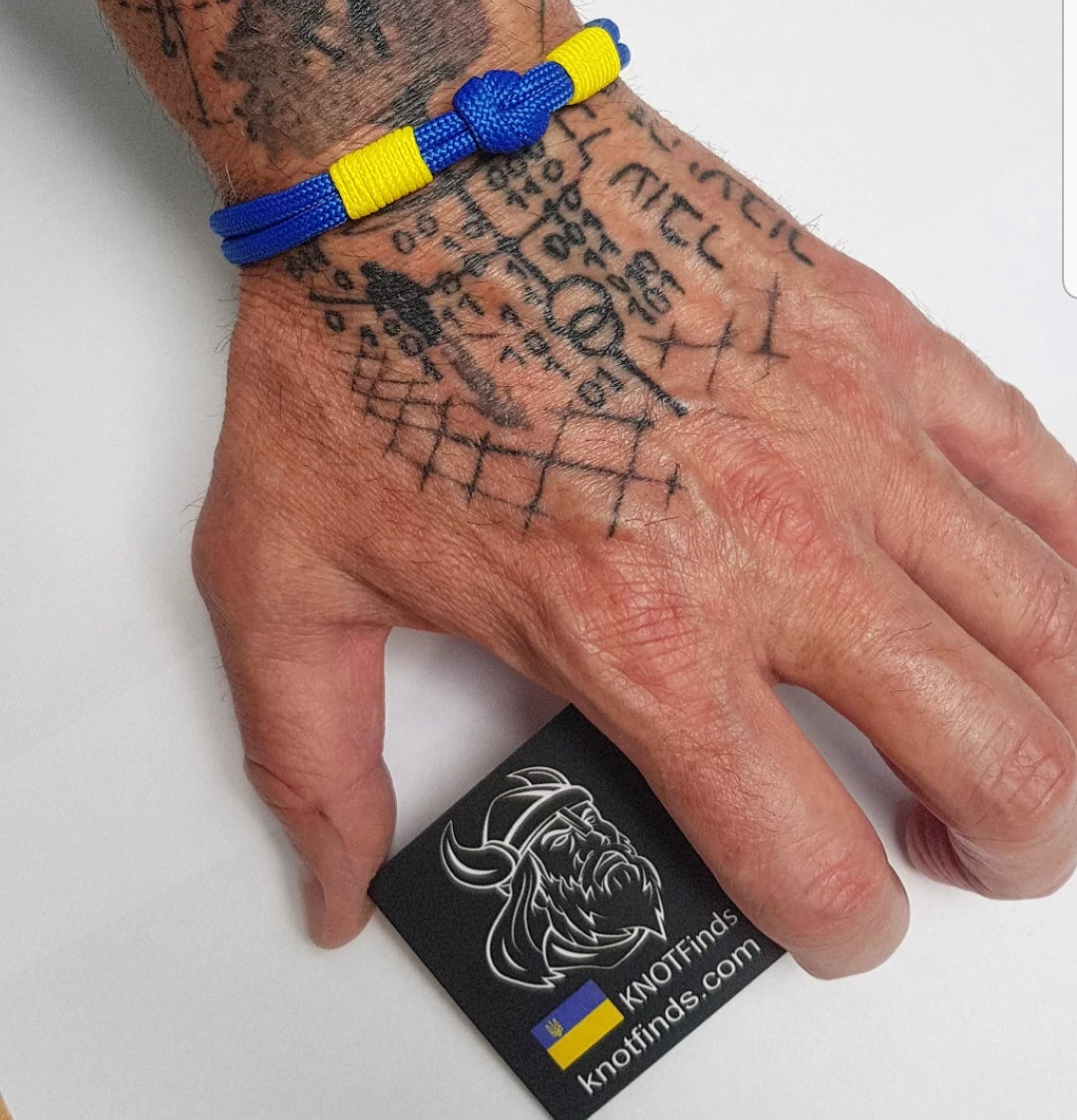 πΊπ¦ Handmade Ukrainian Paracord Bracelet β Thin Military Bangle with Carabiner | Glory to Ukraine Symbol | Waterproof Survival Rope Bracelet for Men & Women