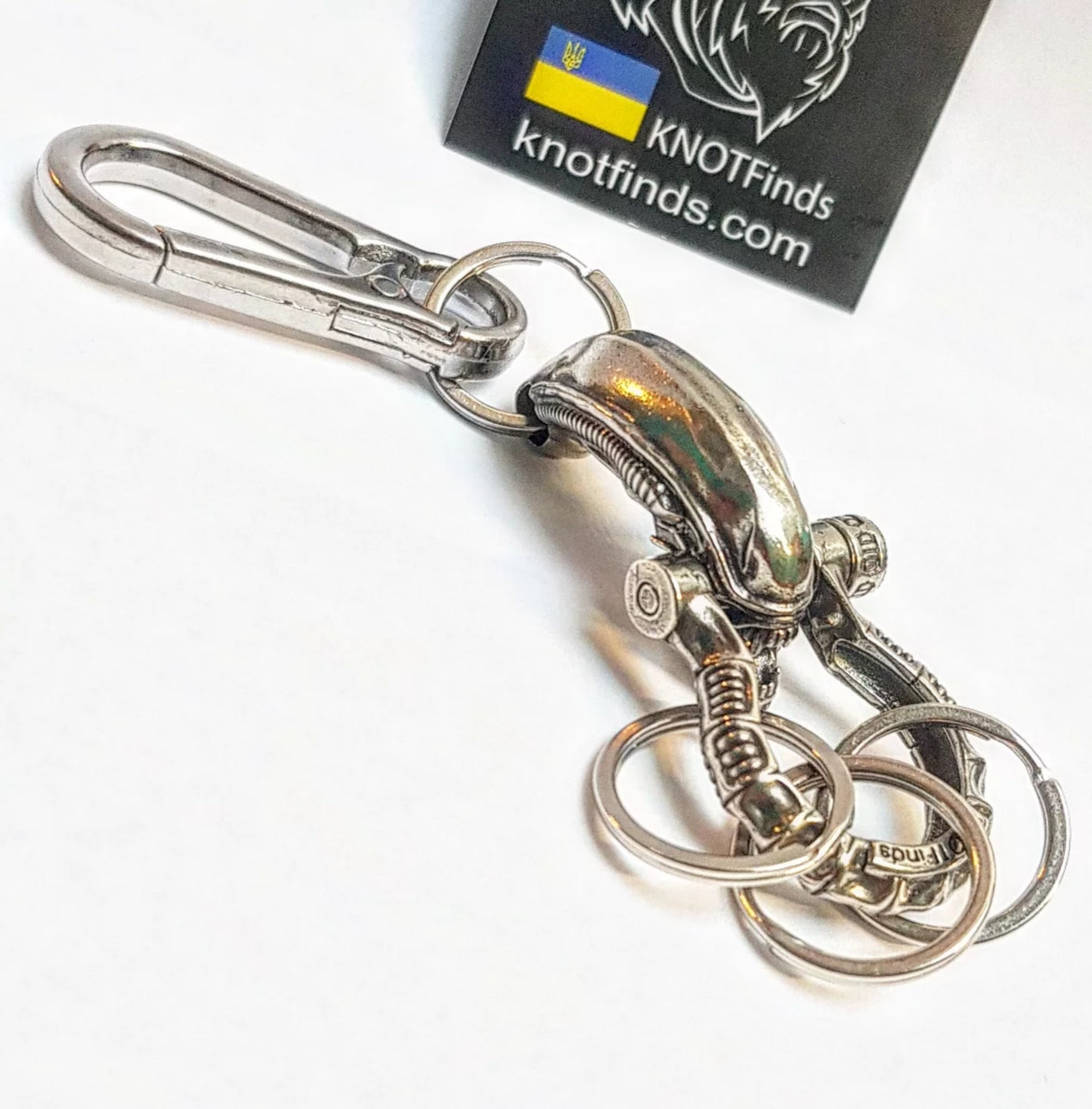 Handcrafted Stainless Steel Alien (Xenomorph) Keychain – A Unique Sci-Fi/Horror Gift