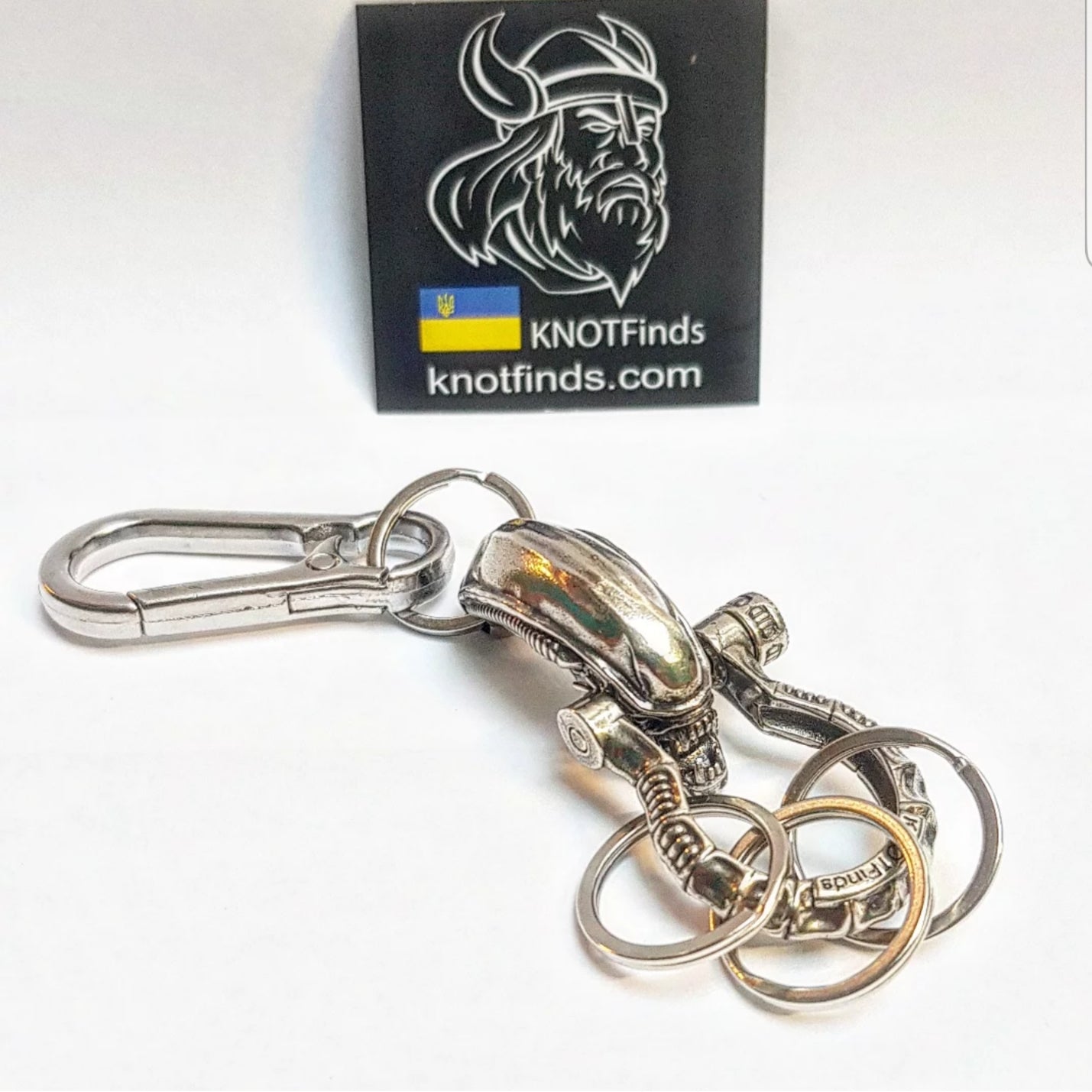 Handcrafted Stainless Steel Alien (Xenomorph) Keychain – A Unique Sci-Fi/Horror Gift