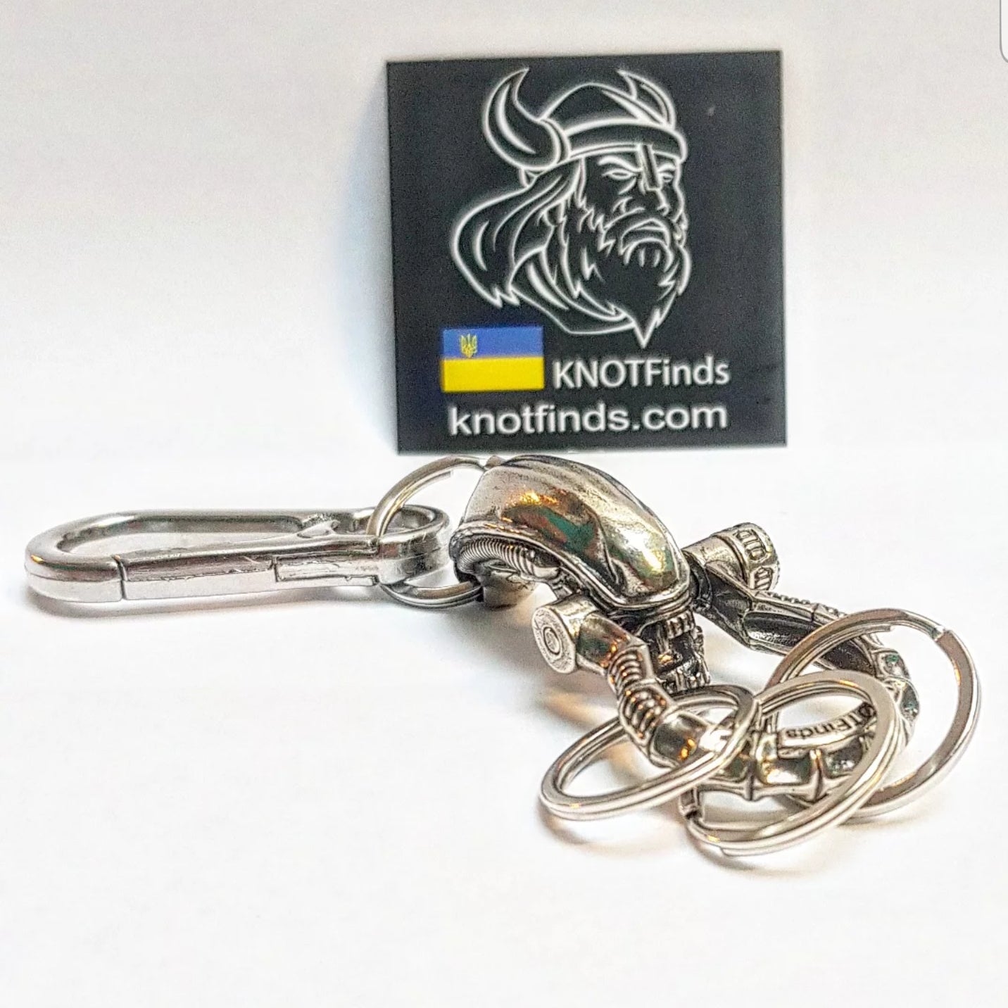 Handcrafted Stainless Steel Alien (Xenomorph) Keychain – A Unique Sci-Fi/Horror Gift