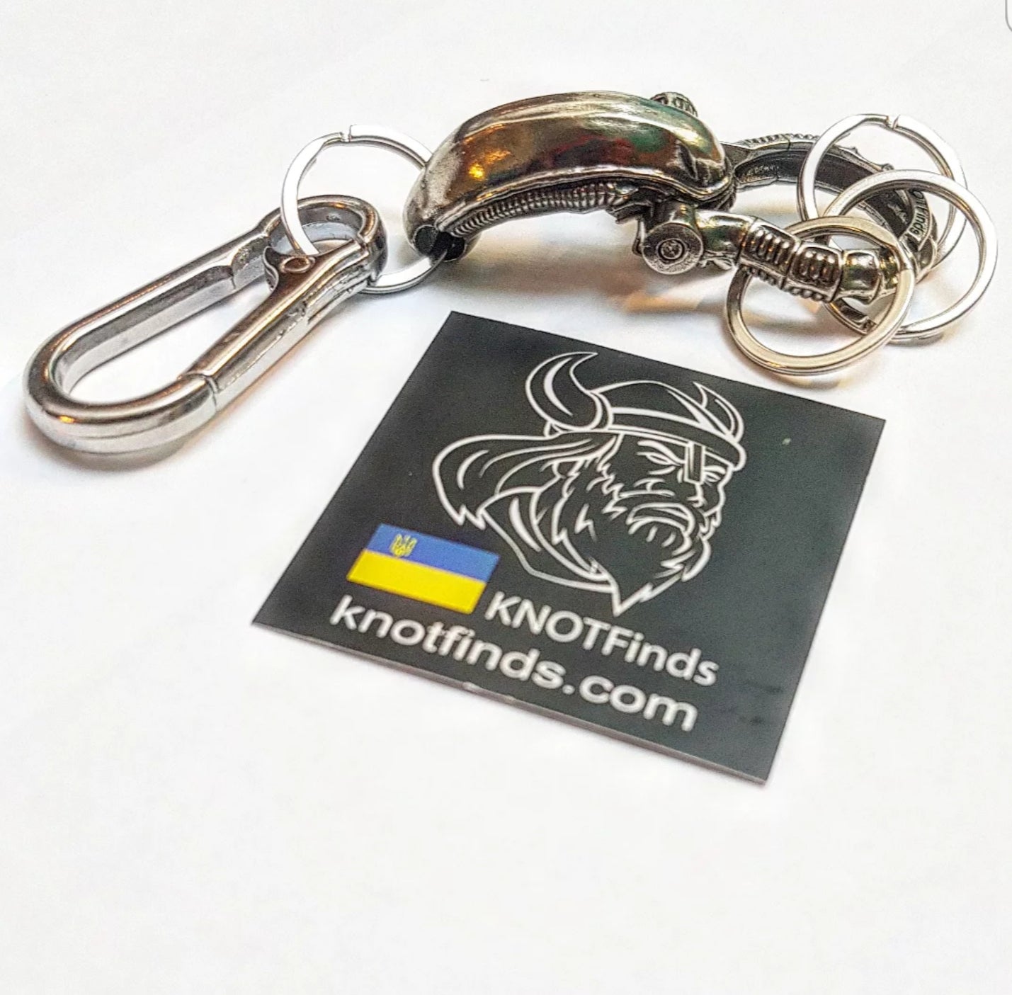 Handcrafted Stainless Steel Alien (Xenomorph) Keychain – A Unique Sci-Fi/Horror Gift