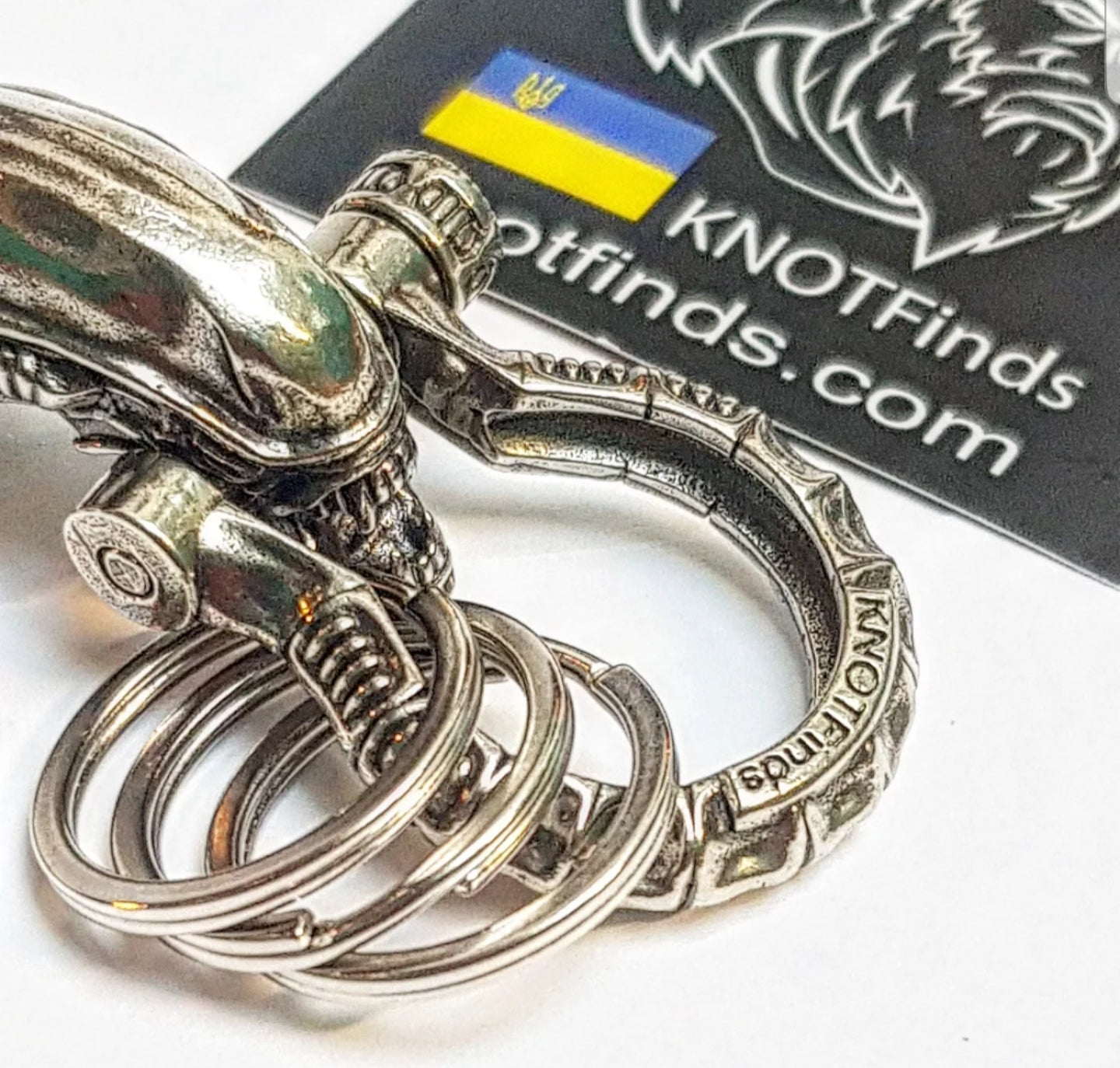 Handcrafted Stainless Steel Alien (Xenomorph) Keychain – A Unique Sci-Fi/Horror Gift