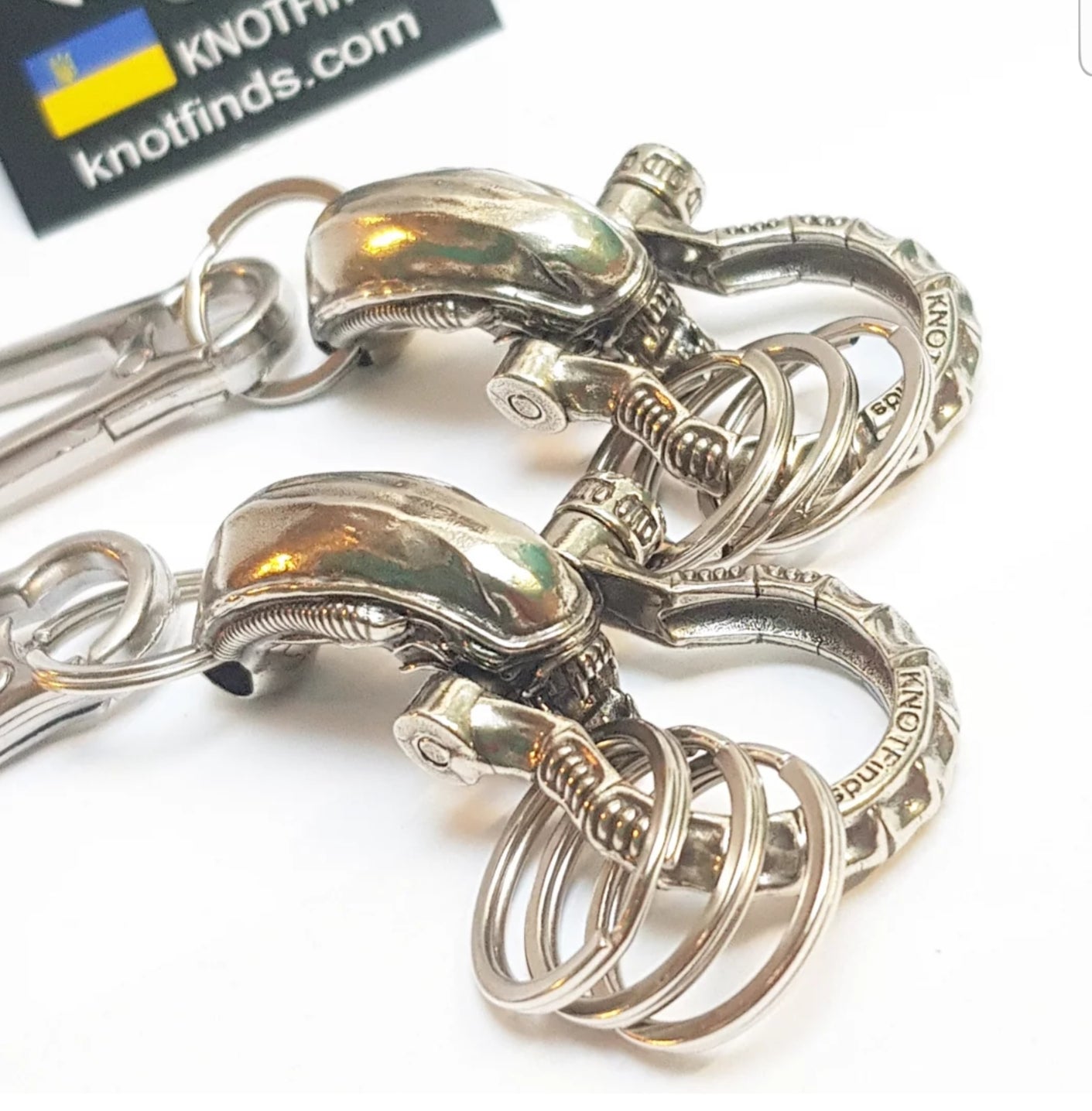 Handcrafted Stainless Steel Alien (Xenomorph) Keychain – A Unique Sci-Fi/Horror Gift