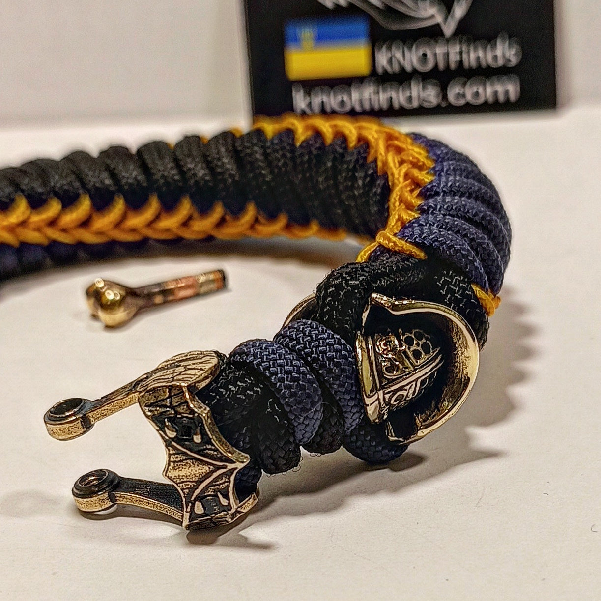 Paracord bracelet with beads "Wolf and GLADIATOR". Men's style, a gift for tough men. Biker bracelet.