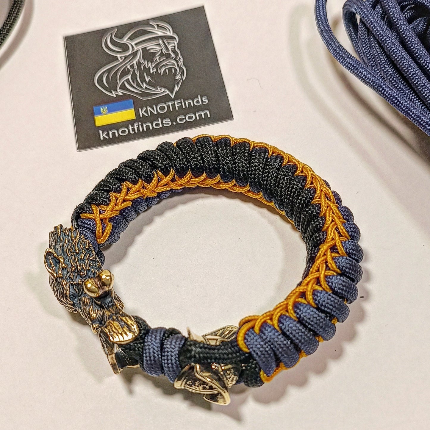 Paracord bracelet with beads "Wolf and GLADIATOR". Men's style, a gift for tough men. Biker bracelet.