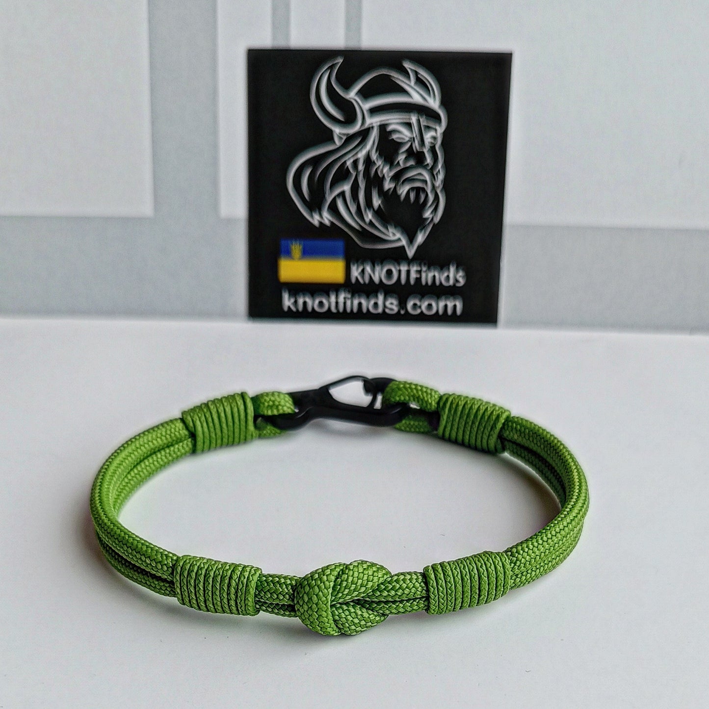 Thin green mint paracord bracelet. Skydiving bangle. Enchanting mood. Street style. Surfer bracelet. Summer bangle. Beach accessory. Pepper mint bangle color. Saint Patrick's Day