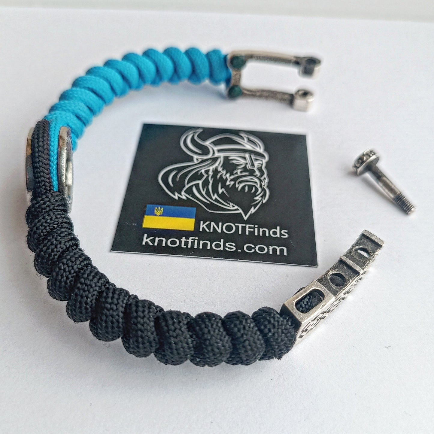 Paracord bangle. Paracord jewelry. Pagan symbols. Svarog square. Sky blue bracelet. Men's accessories.