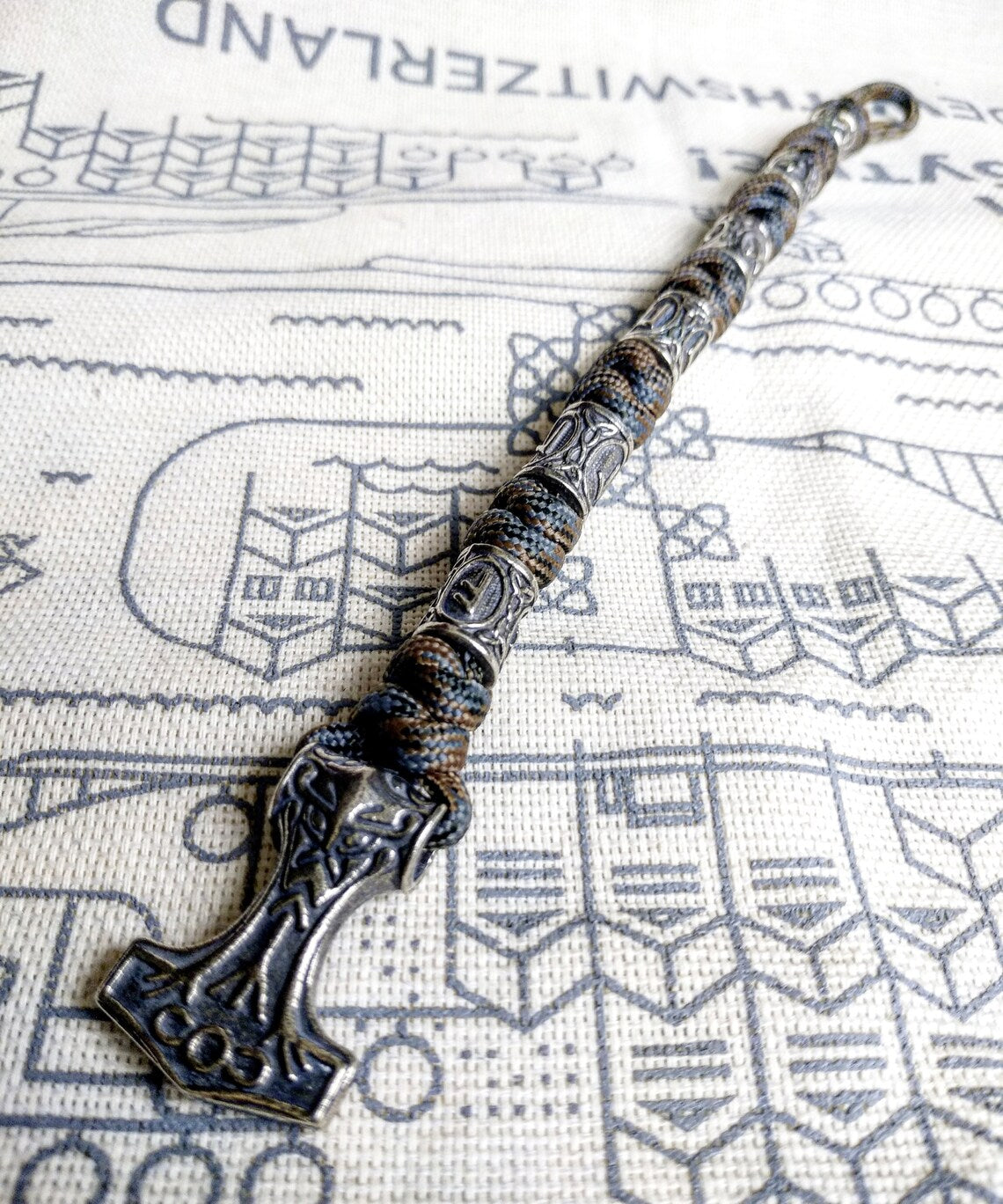 Viking bracelet / Thor's Hammer / Scandinavian jewelry / gift for him / paracord bracelet / parachute cord / viking cuff / biker bangle