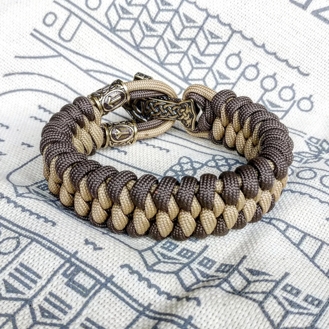 Viking bracelet / Thor's Hammer / Scandinavian jewelry / gift for him / paracord bracelet / parachute cord / viking cuff / biker bangle