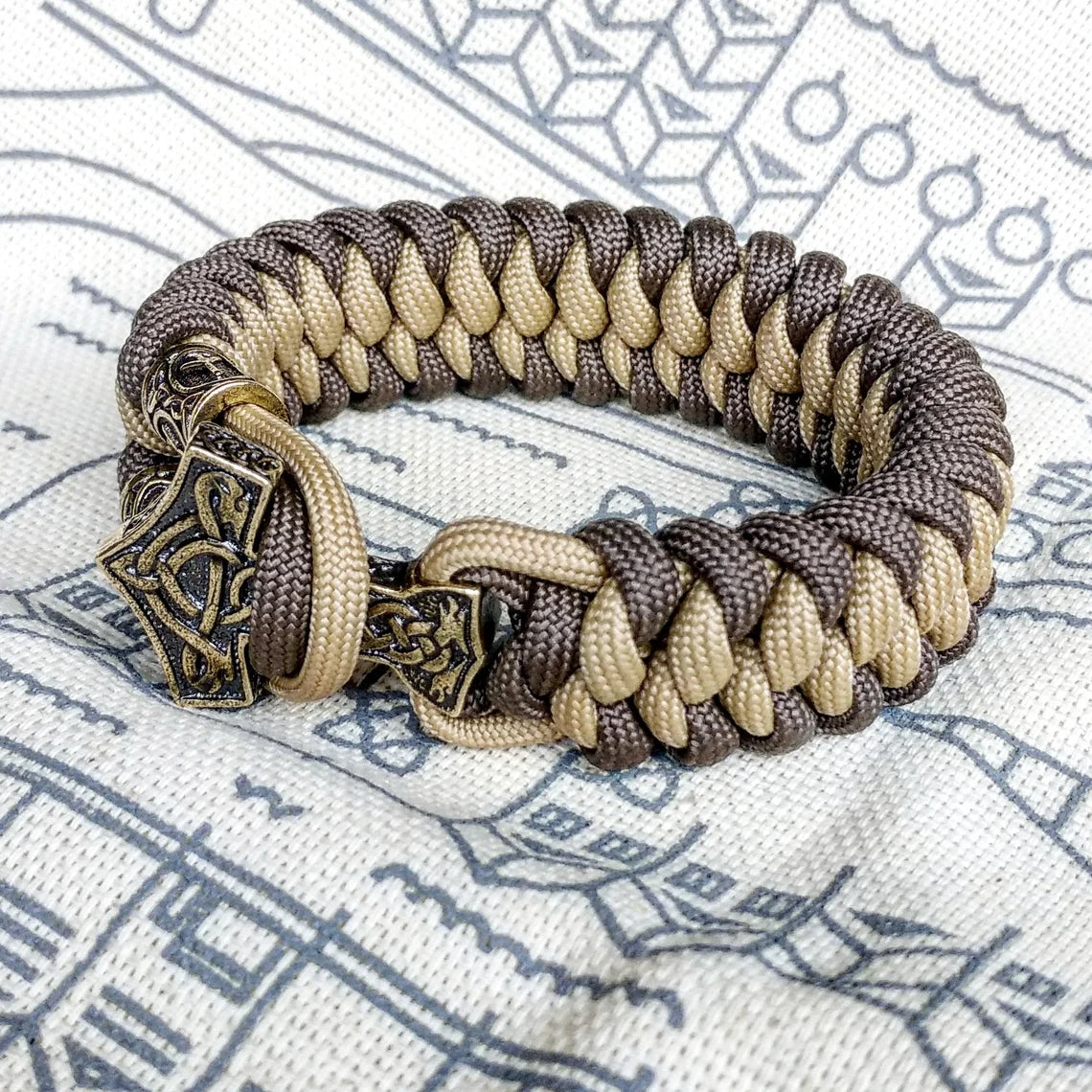 Viking bracelet / Thor's Hammer / Scandinavian jewelry / gift for him / paracord bracelet / parachute cord / viking cuff / biker bangle