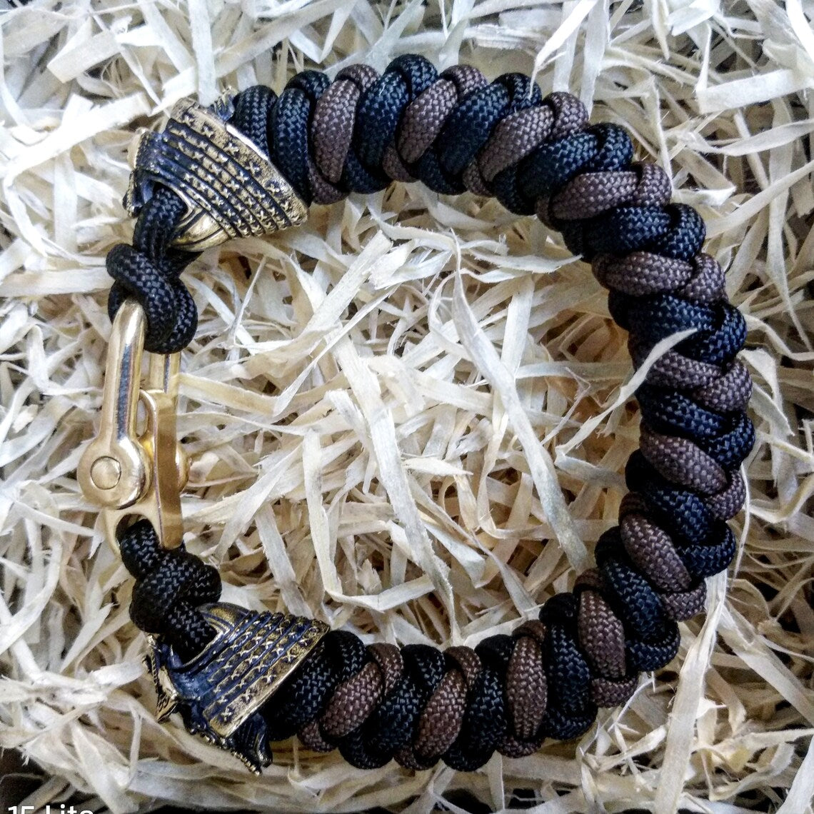 Custom bracelet "SAMURAI", made of paracord and original brass beads "Samurai helmet". A great gift for everyone who likes Celtic knots.