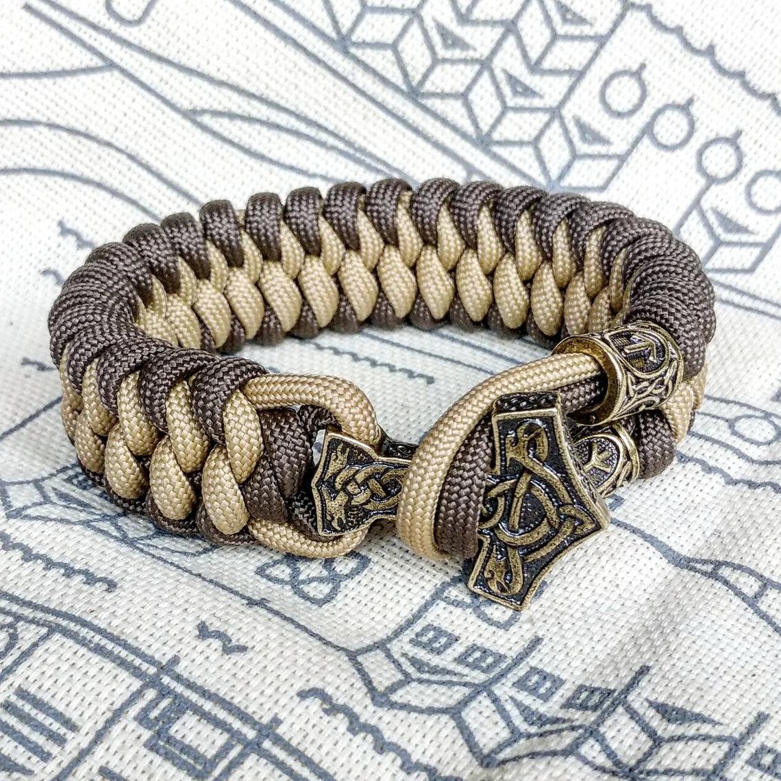 Viking bracelet / Thor's Hammer / Scandinavian jewelry / gift for him / paracord bracelet / parachute cord / viking cuff / biker bangle