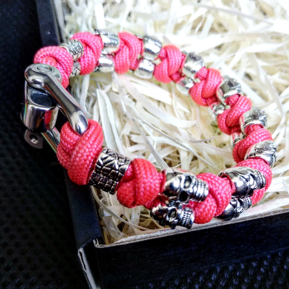 Stylish pink bracelet / Celtic knot / Scandinavian jewelry / Womans skull bangle /