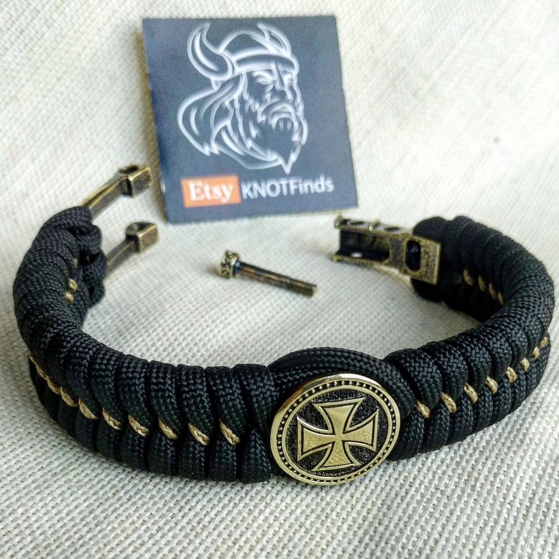 Paracord bracelet "TEMPLAR CROSS". The original brutal bracelet made of Celtic knots and beads. Scandinavian style.