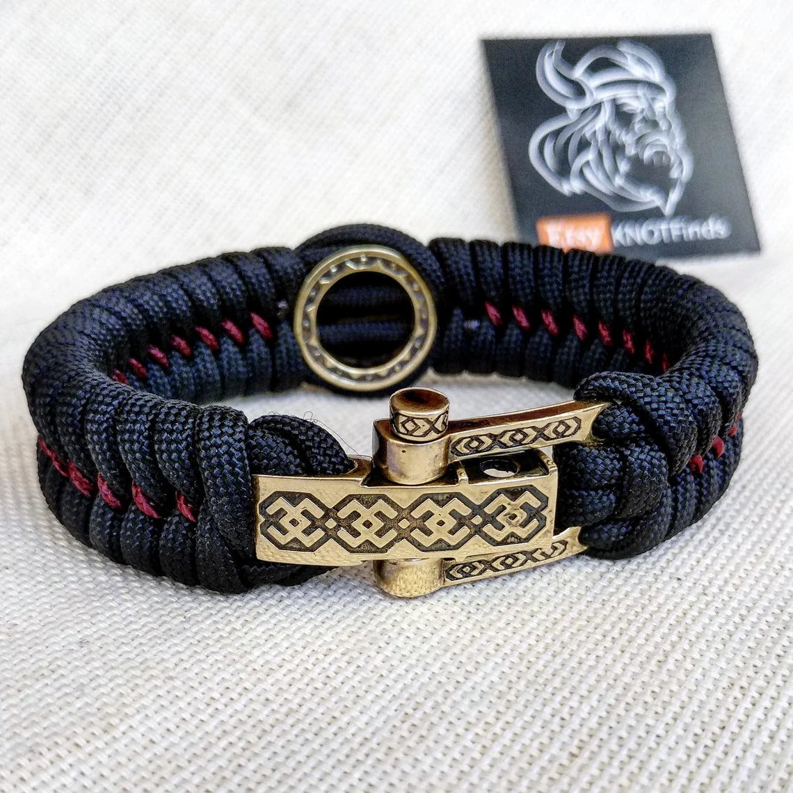 Paracord bracelet "TEMPLAR CROSS". The original brutal bracelet made of Celtic knots and beads. Scandinavian style.
