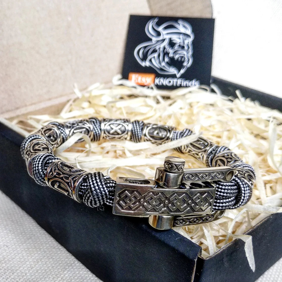 Runic paracord bracelet "VIKING". Nordic bracelet with steel runes beads.