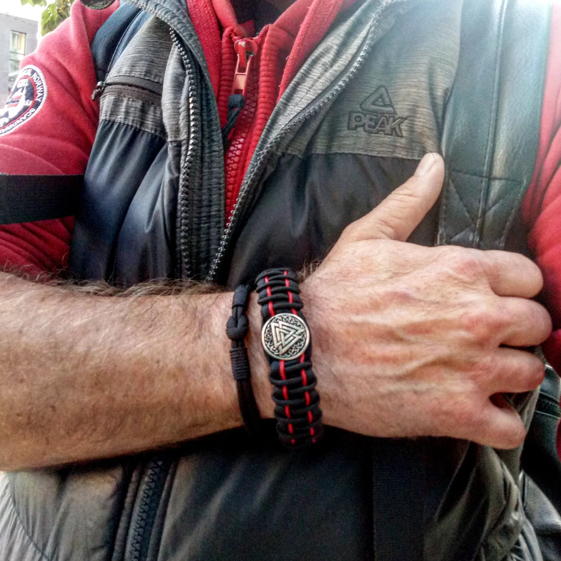 Nordic paracord bangle "VALKNUT". The original brutal bracelet made of Celtic knots and beads. Viking style.