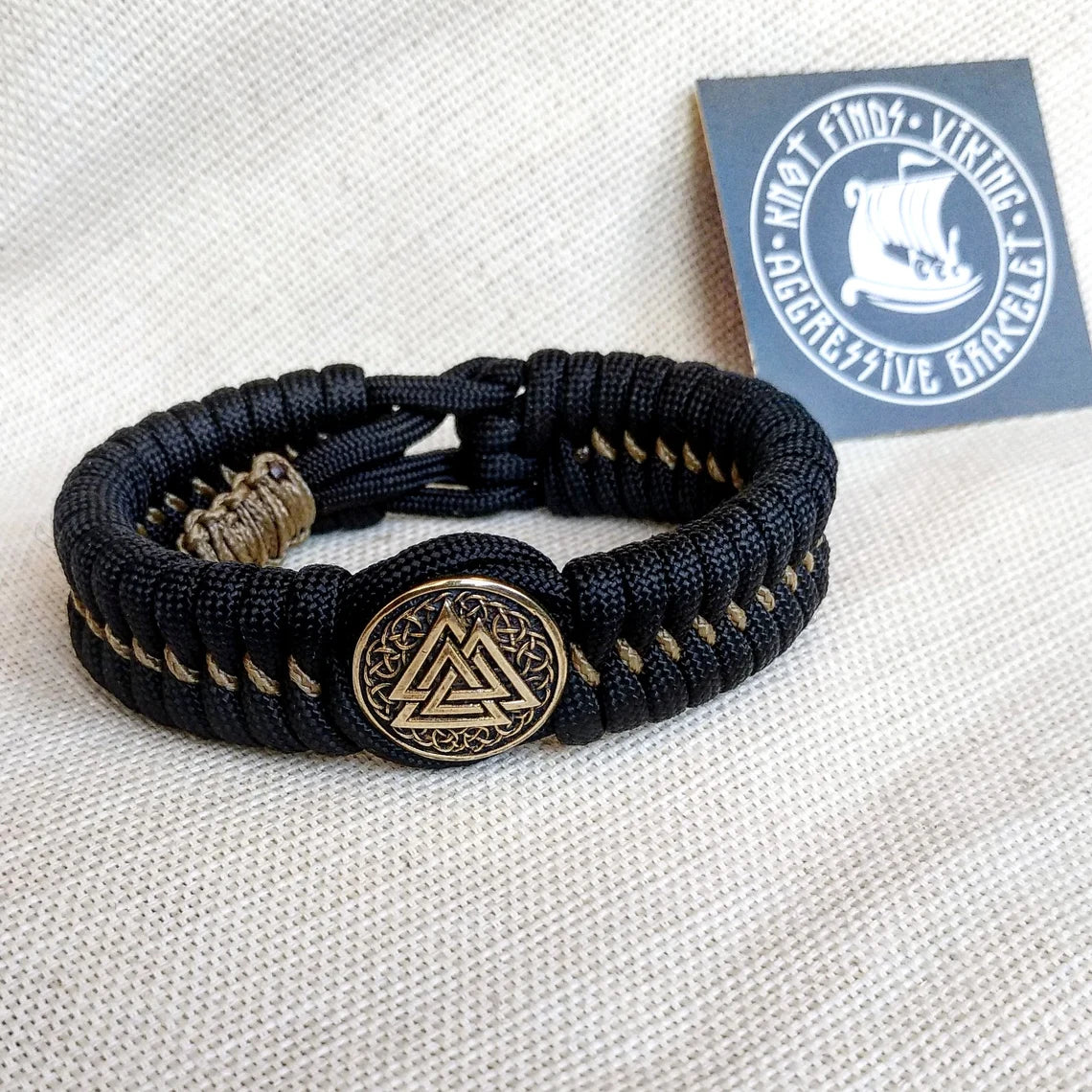 Nordic paracord bangle "VALKNUT". The original brutal bracelet made of Celtic knots and beads. Viking style.