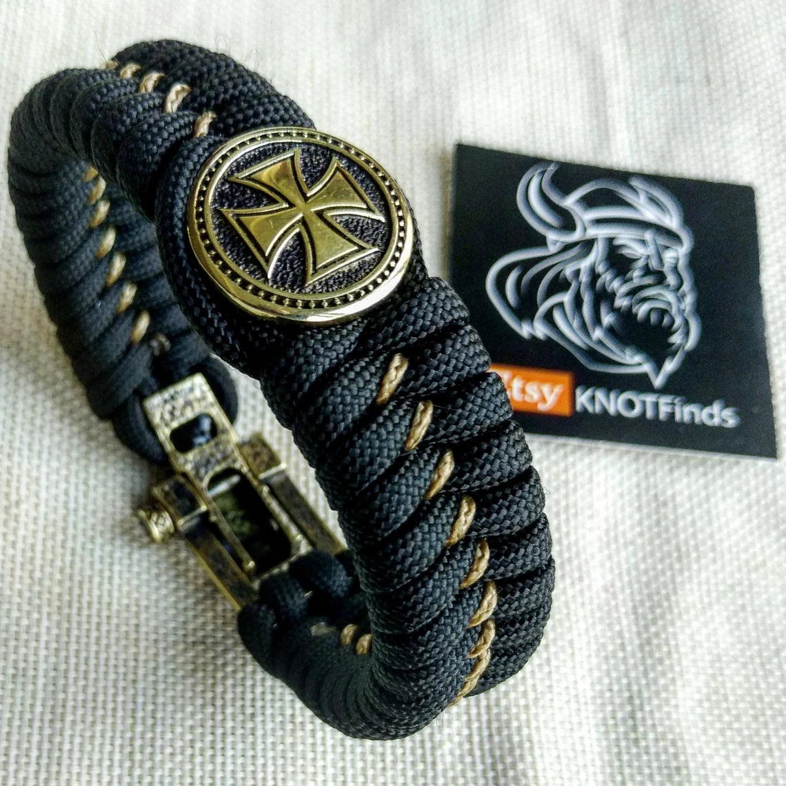 Paracord bracelet "TEMPLAR CROSS". The original brutal bracelet made of Celtic knots and beads. Scandinavian style.
