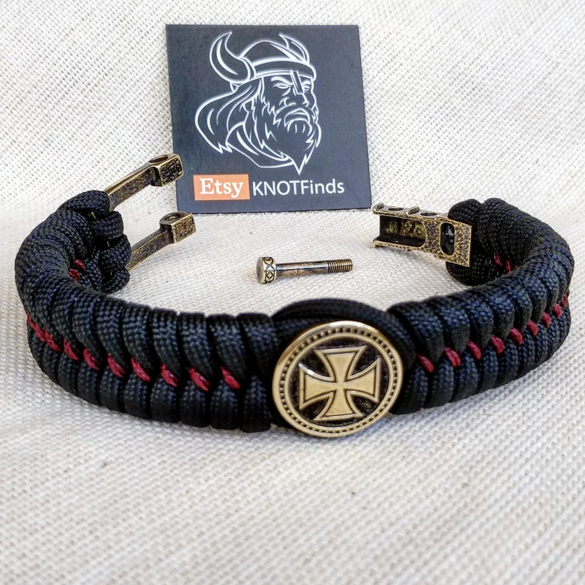 Paracord bracelet "TEMPLAR CROSS". The original brutal bracelet made of Celtic knots and beads. Scandinavian style.