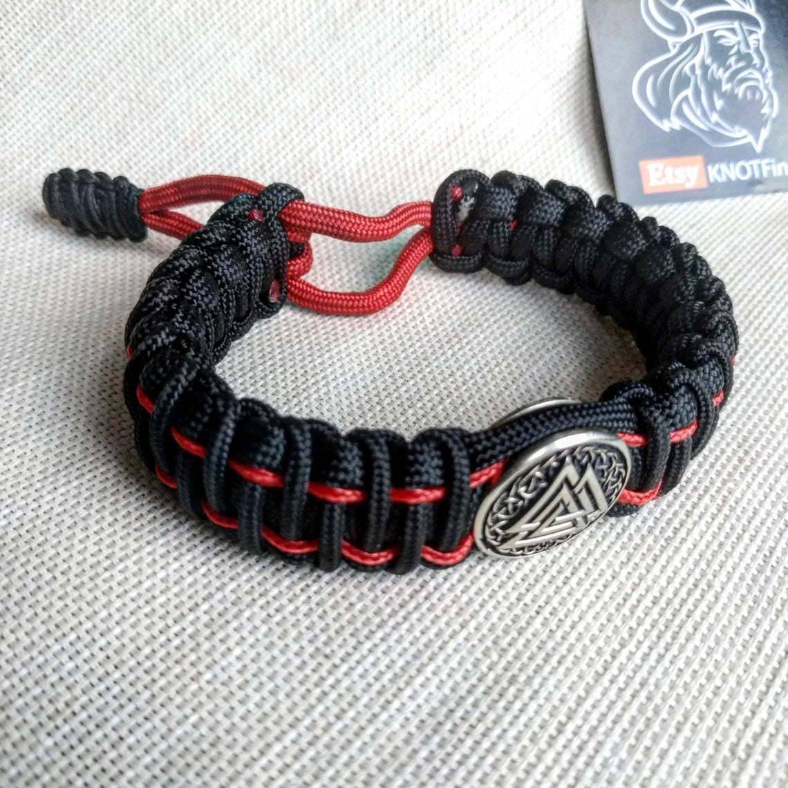 Nordic paracord bangle "VALKNUT". The original brutal bracelet made of Celtic knots and beads. Viking style.