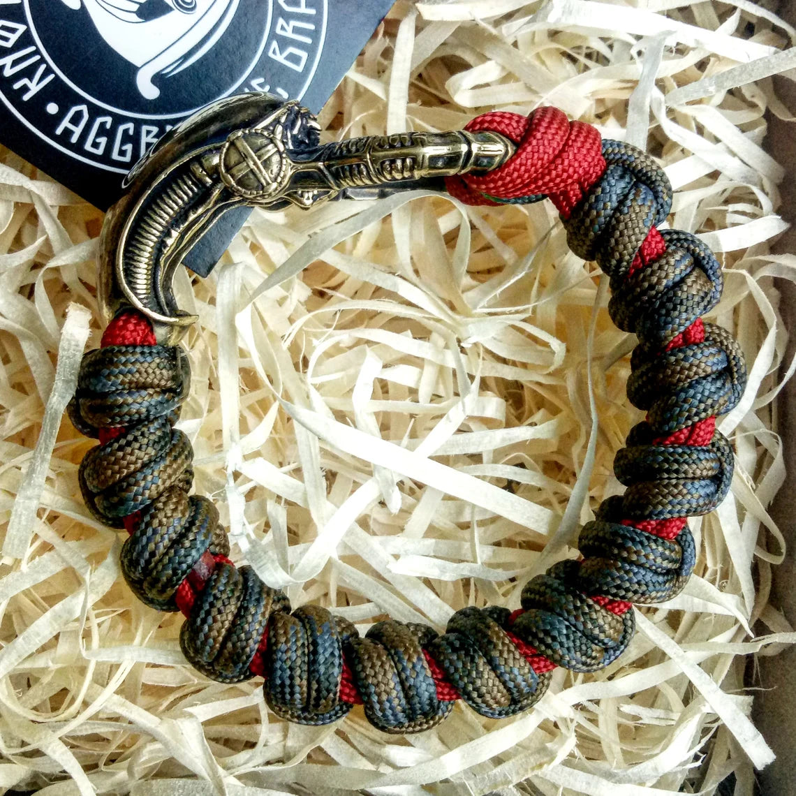 Paracord bracelet "ALIEN". Celtic knot and parachute cord.