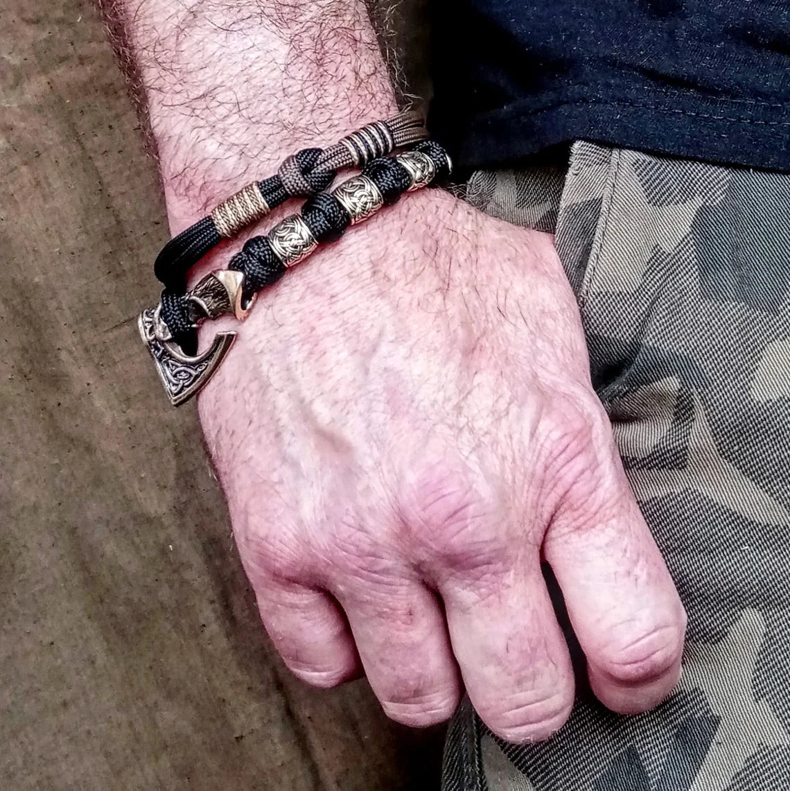 Black Viking bracelet. Paracord bangle. Scandinavian jewelry. Mens style.