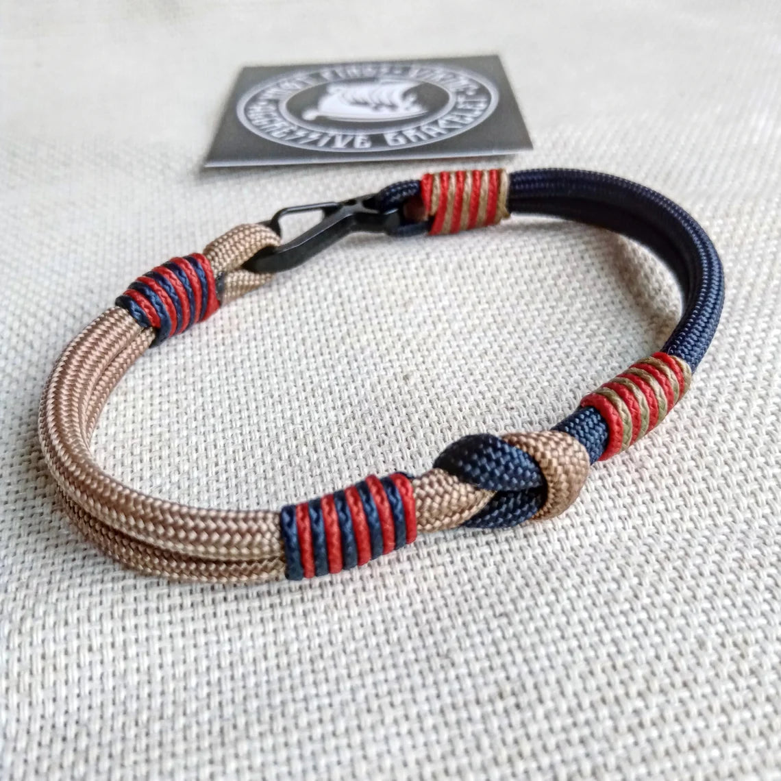 Carabiner paracord bracelet. Extreme durable. Viking jewelry. Celtic knot.