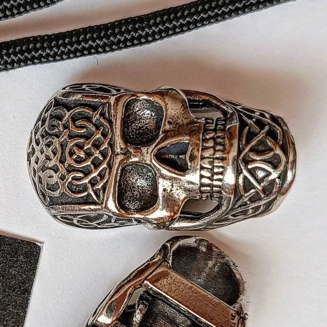 Skull beads for paracord bracelet. Skull symbol. Viking jewelry. Scandinavian skull. Biker's accessories.