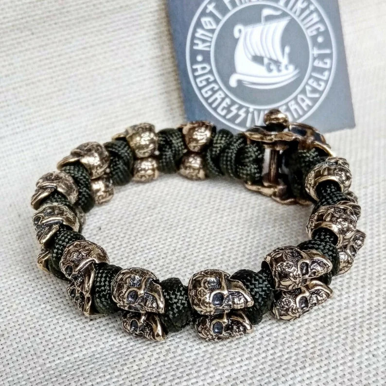 Horror skull paracord bracelet. A great gift for the Halloween. Celtic knots.