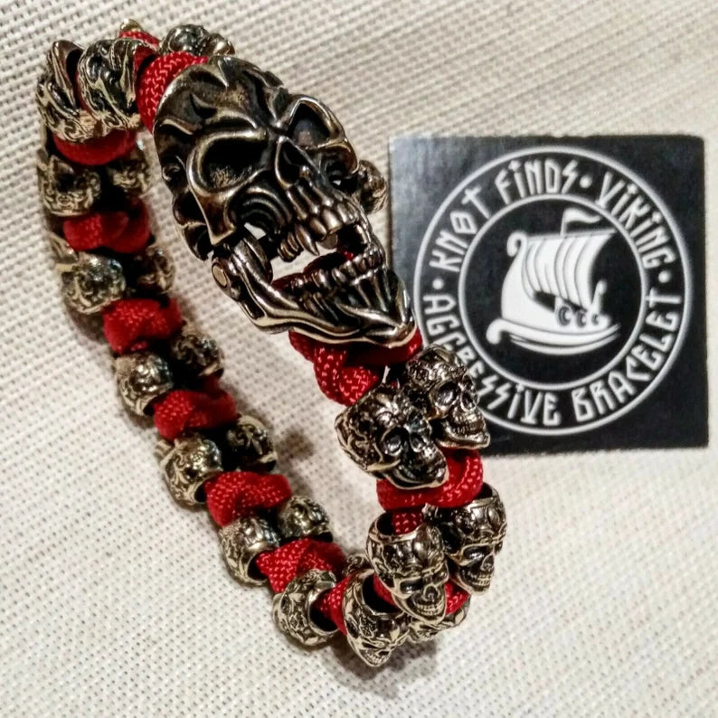 Horror skull paracord bracelet. A great gift for men and women who prefer a brutal style and a symbol of the skull. Celtic knots.