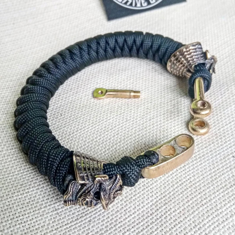 Black Paracord bracelet Samurai. Celtic knot. Paracord jewelry. Mens accessory.