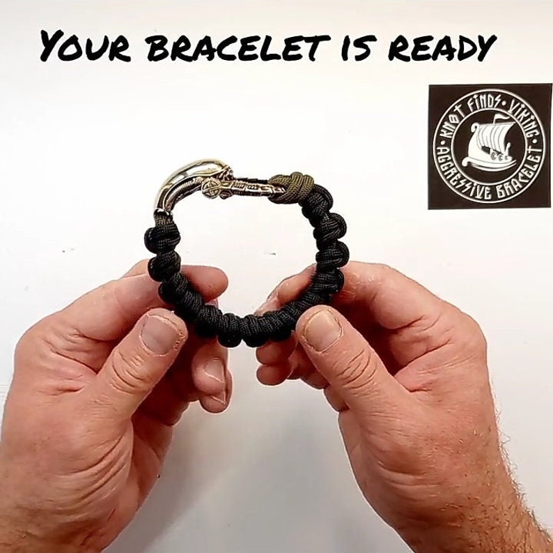 Tutorials weaving paracord bracelet. Instructions for the ALIEN bangle. Instructions for creating a bracelet with your own hands. Halloween.