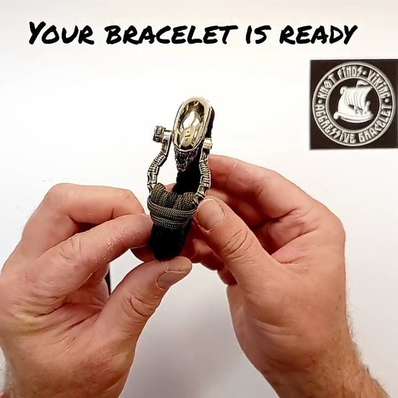 Tutorials weaving paracord bracelet. Instructions for the ALIEN bangle. Instructions for creating a bracelet with your own hands. Halloween.