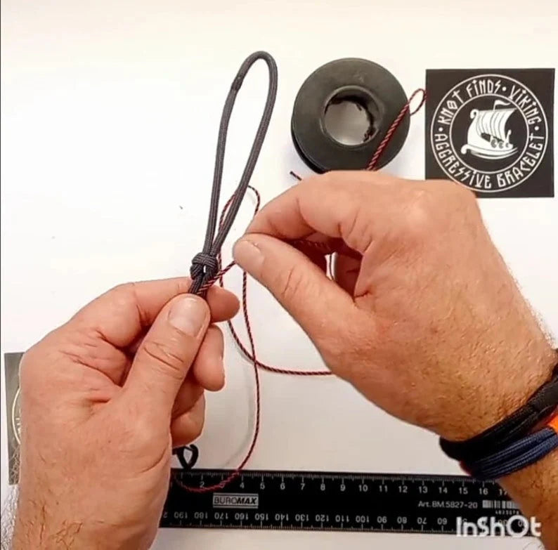 Black thin paracord bangle. Tutorials weaving for the carabiner bracelet. Viking jewelry. DIY gift. Make your own.