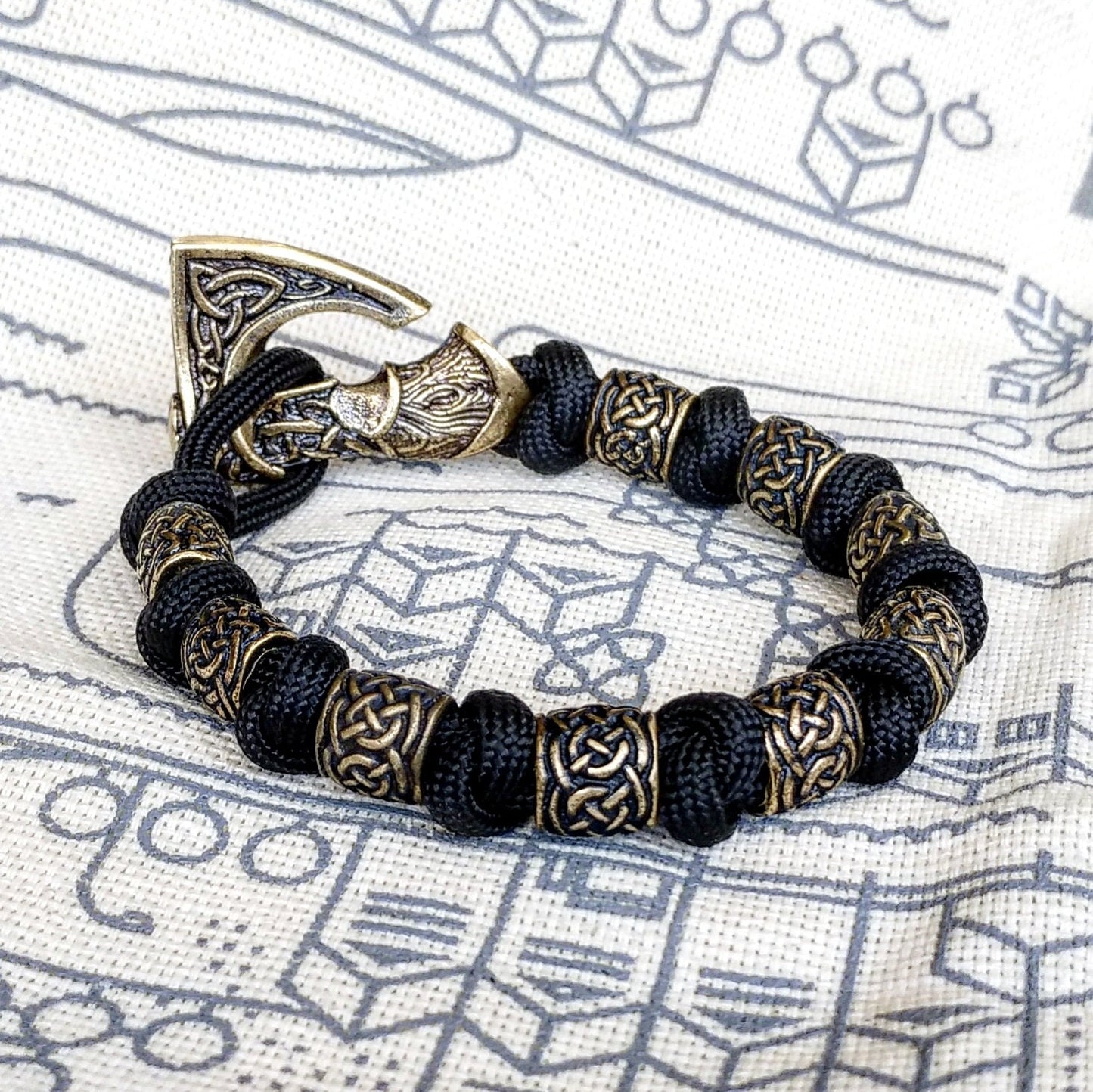 Black mens bangle. Paracord bracelet. Viking jewelry.