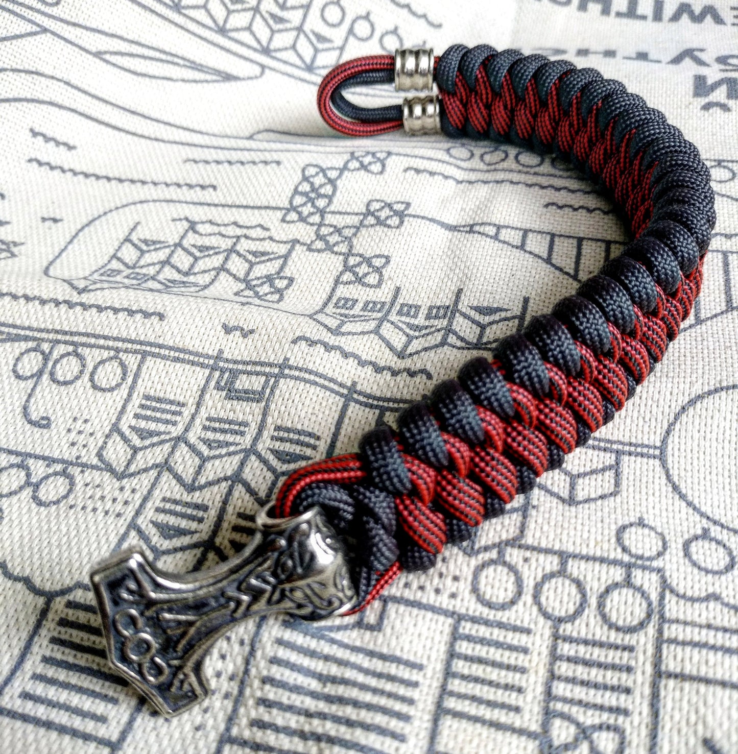 Graphite and bloody strip Nordic paracord bracelet "THOR'S HAMMER". A gift for men. Scandinavian style, Celtic knot.