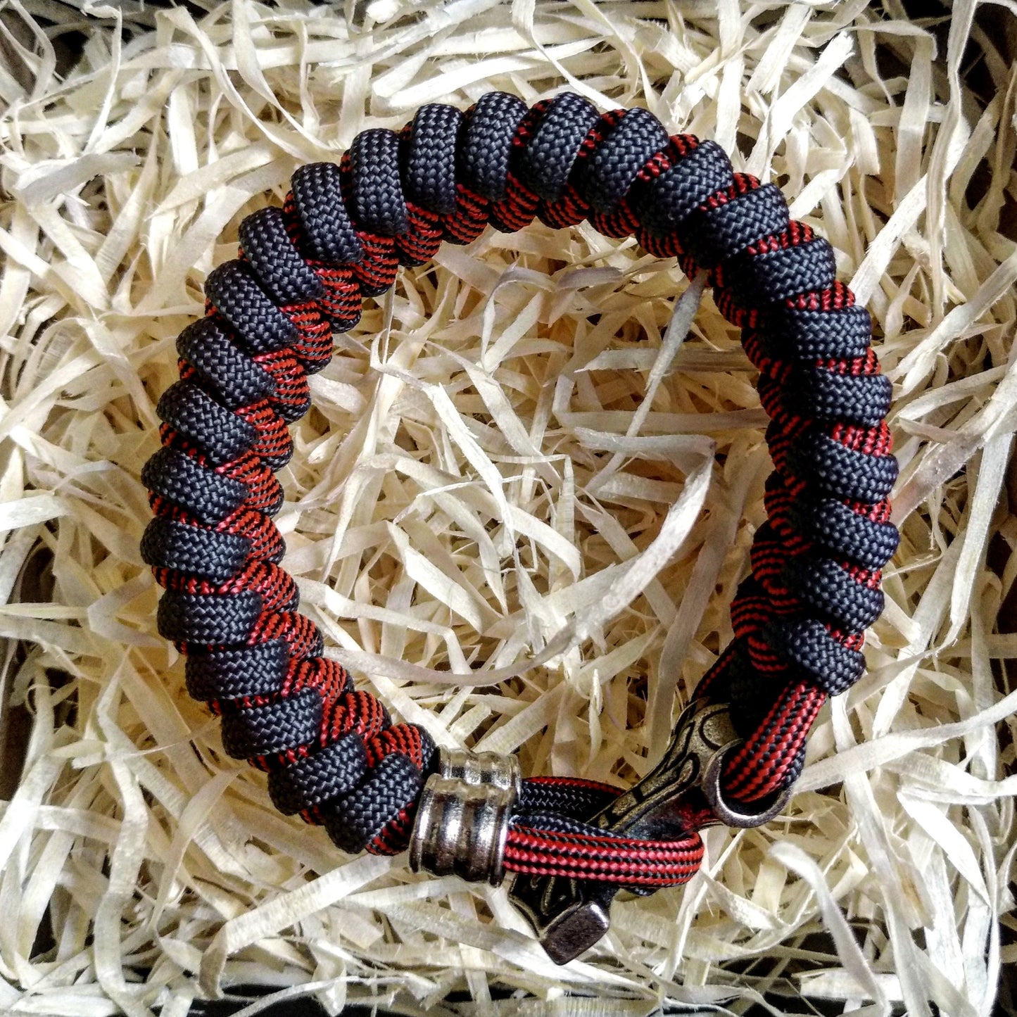 Graphite and bloody strip Nordic paracord bracelet "THOR'S HAMMER". A gift for men. Scandinavian style, Celtic knot.