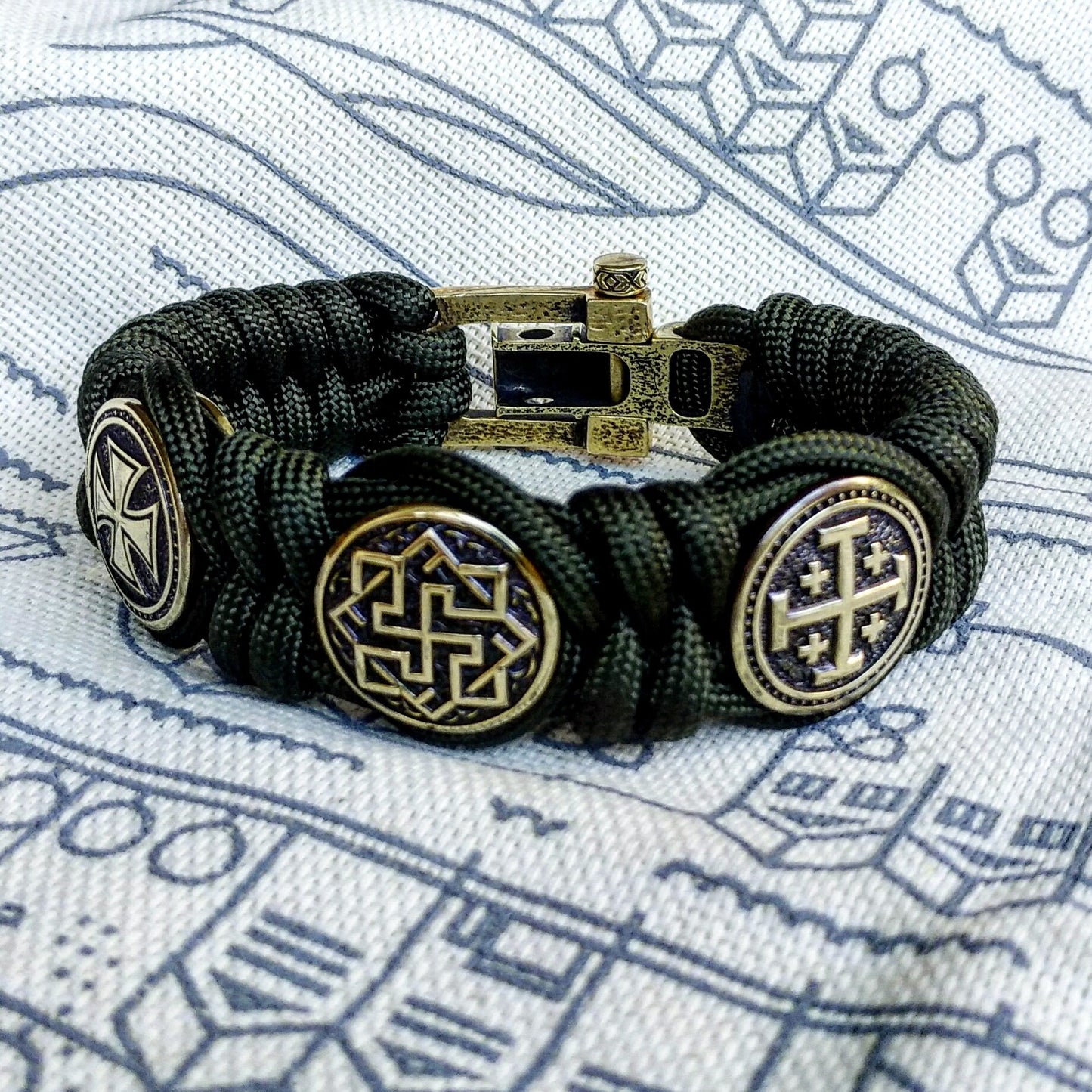 Paracord bracelet / Templar bangle / gift for him