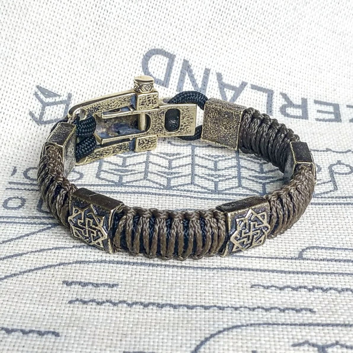 Celtic paracord bracelet with the symbol "Valkyrie". Great gift for husband, boyfriend, man. Viking style.