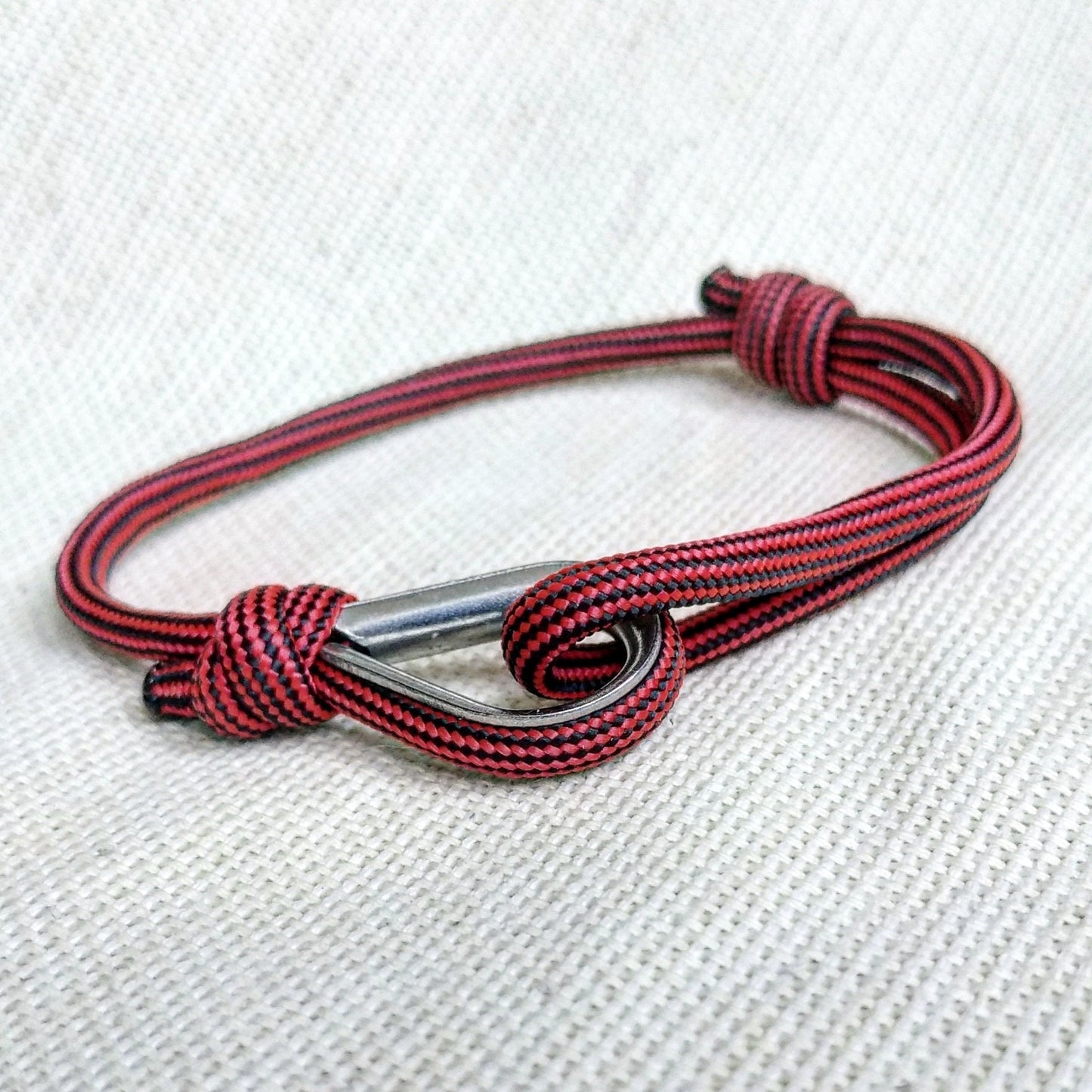 Stylish paracord bracelet / Celtic knot / Wire rope thimbles / nautical bracelet