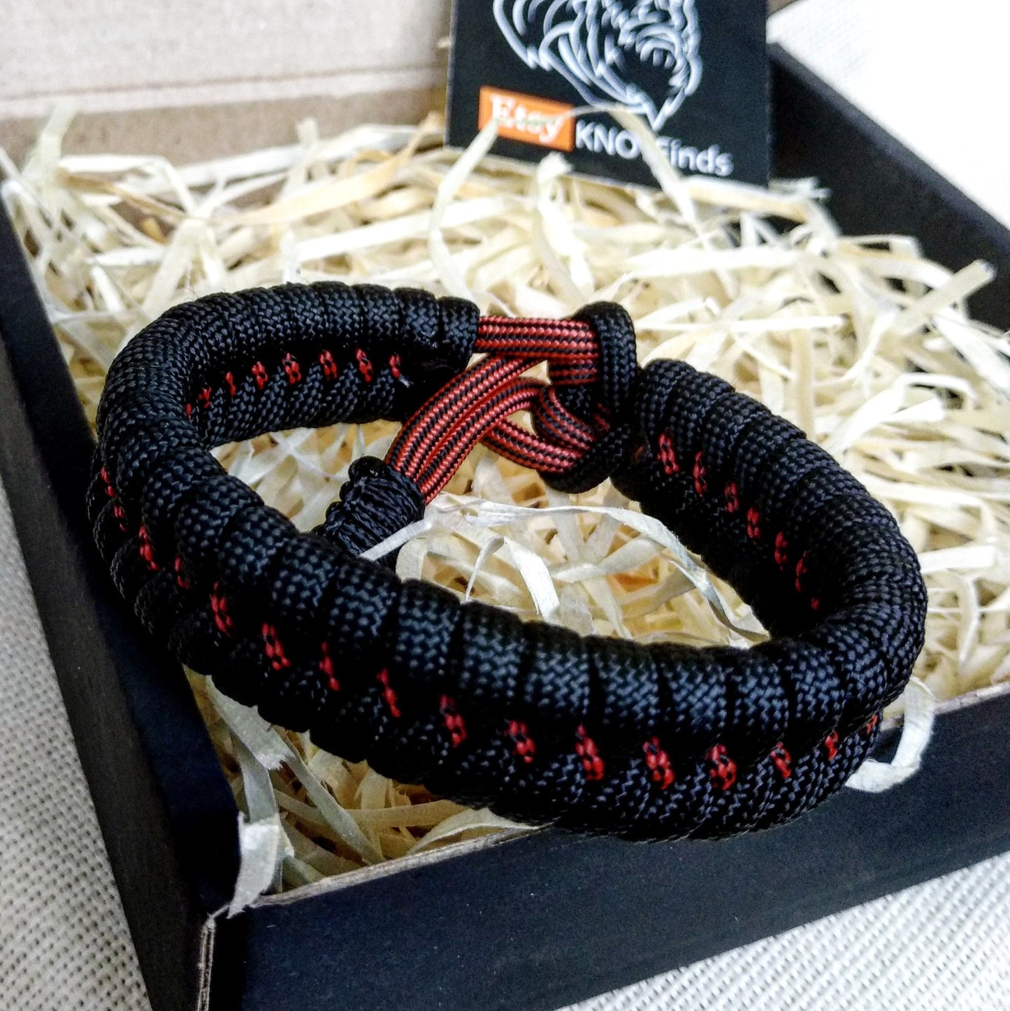 Paracord bracelet made of Mad Max paracord, Army style, a great gift for men.