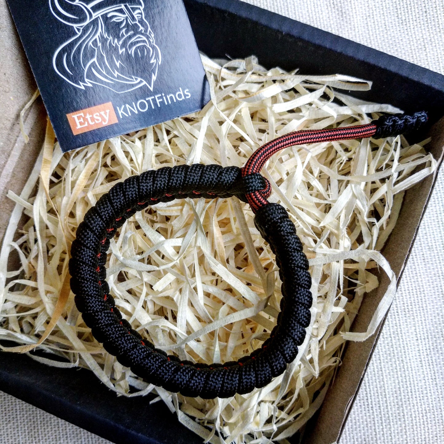 Paracord bracelet made of Mad Max paracord, Army style, a great gift for men.