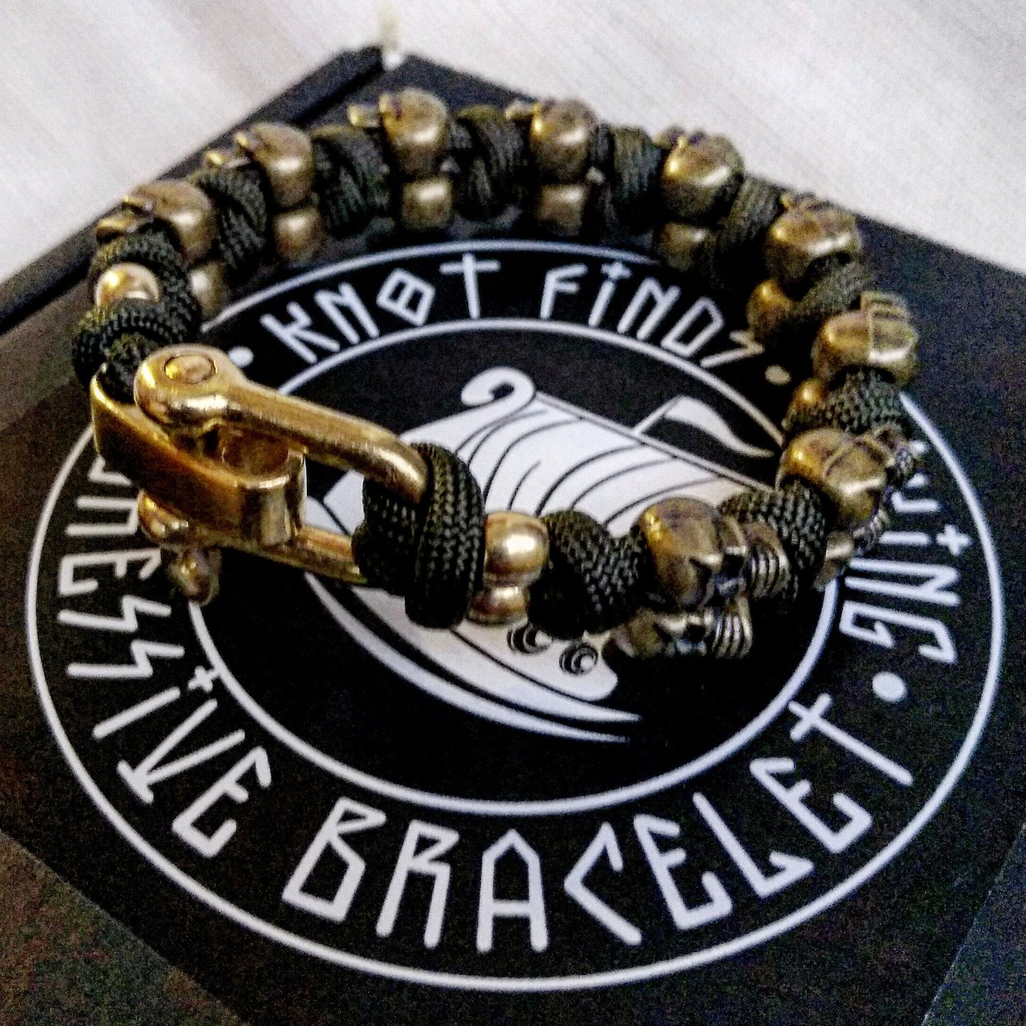 Viking skull bracelet / Scandinavian jewelry / gift for him / paracord bracelet / parachute cord / viking cuff / biker bangle