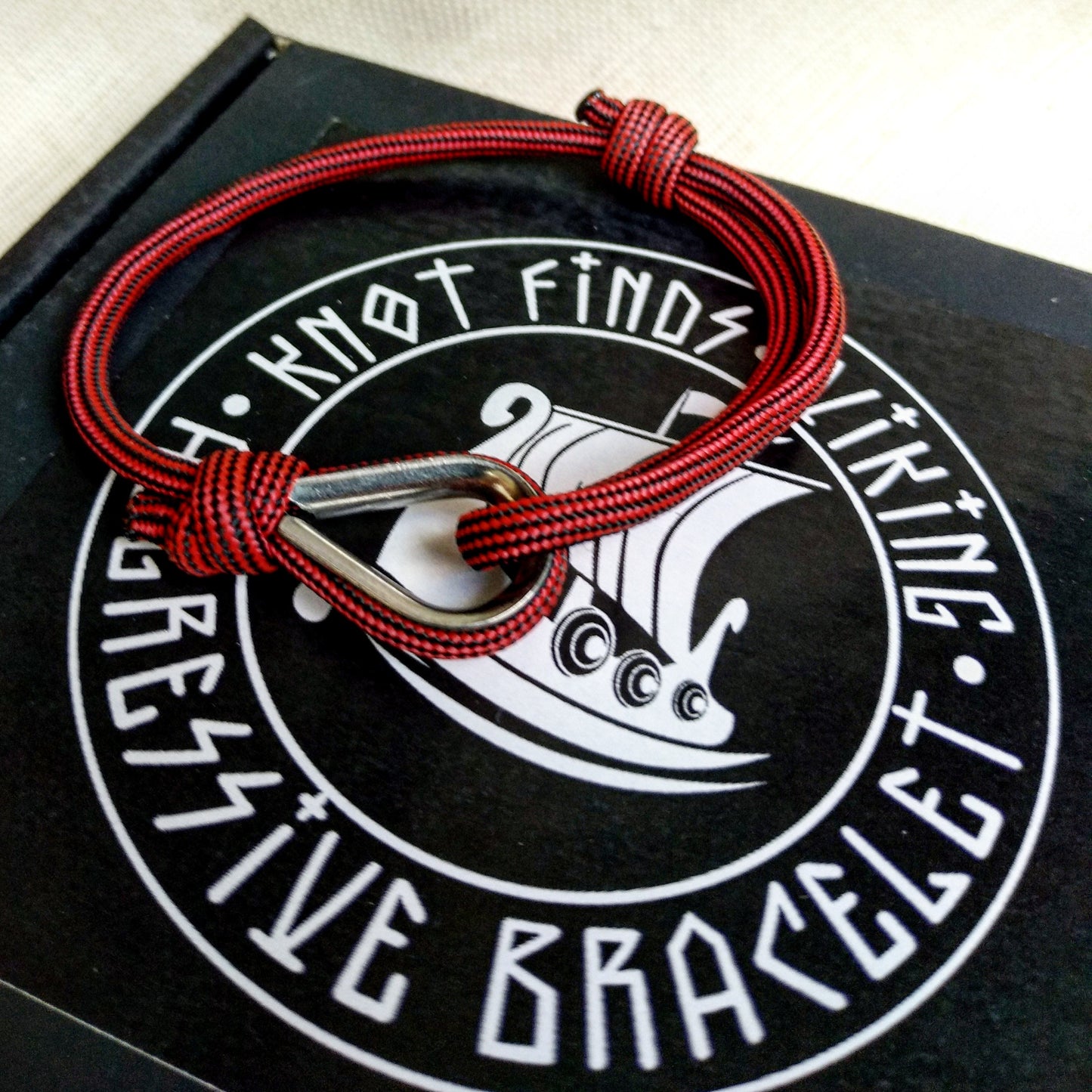 Stylish paracord bracelet / Celtic knot / Wire rope thimbles / nautical bracelet
