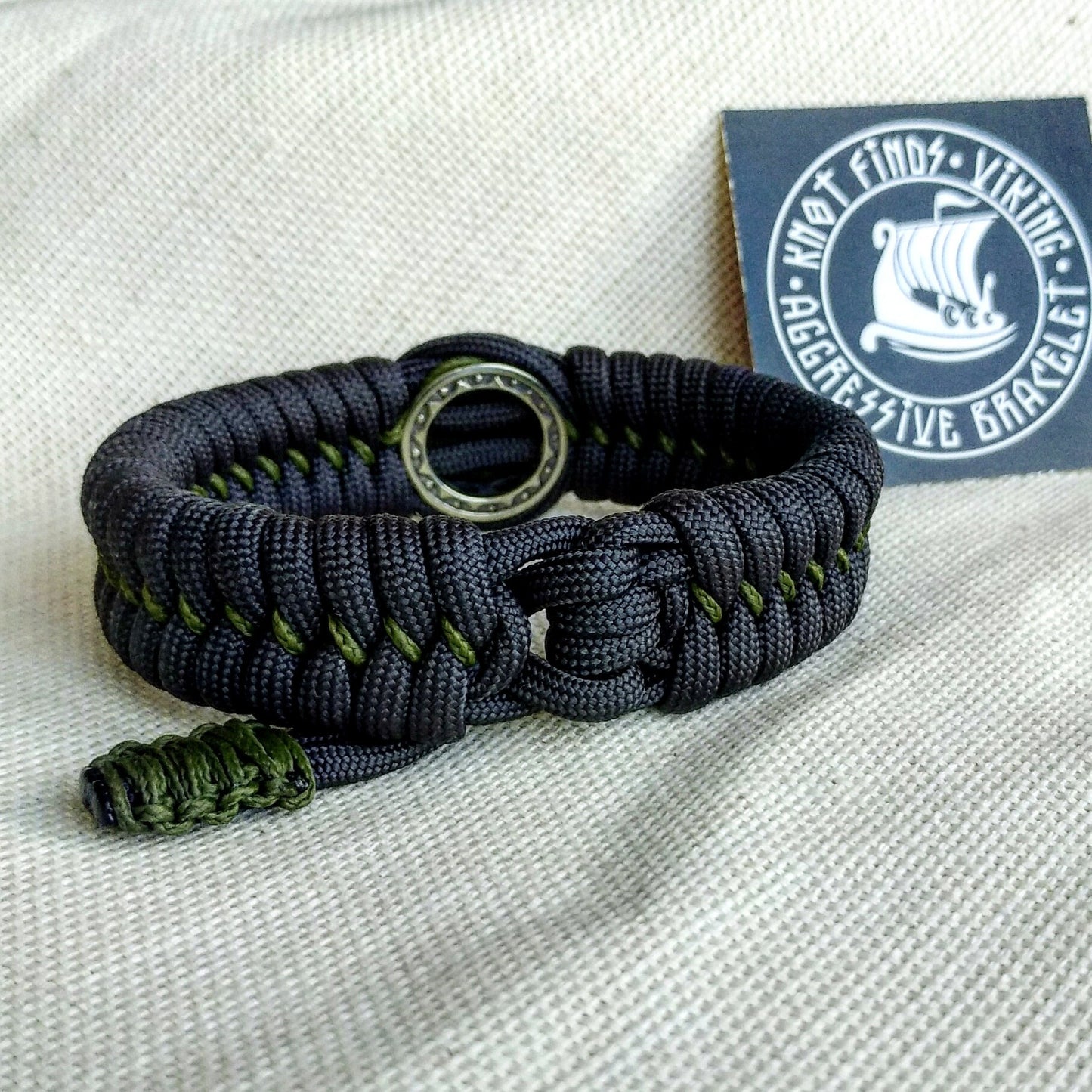 Nordic paracord bangle "TEMPLAR CROSS". The original brutal bracelet made of Celtic knots and beads. Viking style.
