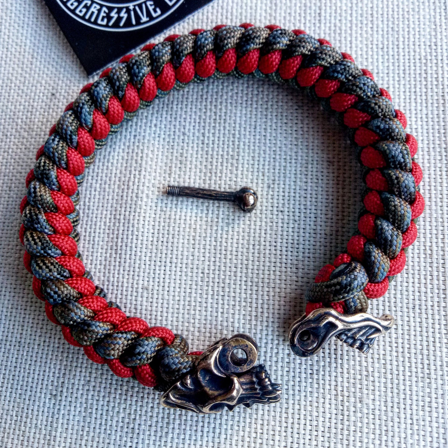 Paracord bracelet "SKULL HORROR". Celtic knot and parachute cord.